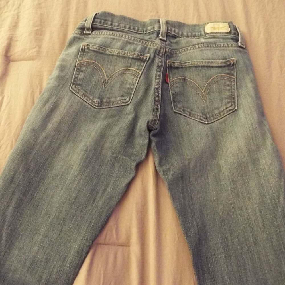 Levi super low 524 (distressed) size 3